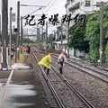 白沙屯媽祖回苗栗湧人潮 苑裡車站驚見「大膽闖軌」