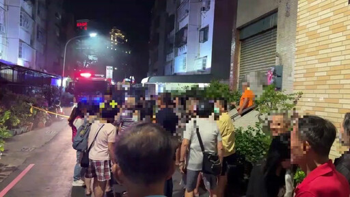影/悲傷母親節!鳳山公寓大火父子雙屍 搶救現場畫面曝