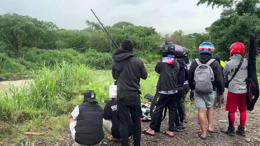 影/1天2起!雨彈灌山區暴漲 台中13移工「受困沙洲一晚」