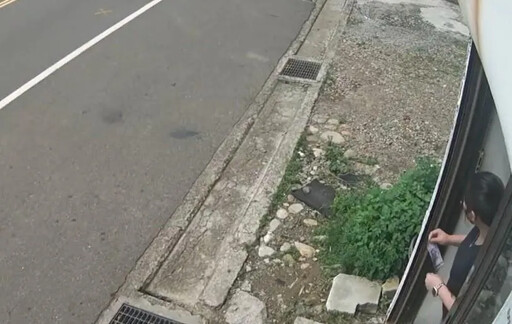 影/短髮女駕車「假錢換真鈔」！新竹多店遭騙 警追查中