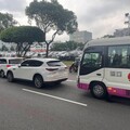 影/未注意路況！龜山遊覽車釀3車追撞 駕駛乘客輕傷