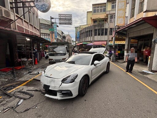 影/找不到小王怒氣沖天!台中男開保時捷連撞2宅洩憤