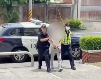 影/找不到小王怒氣沖天!台中男開保時捷連撞2宅洩憤