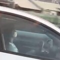 影/國道1週2位特斯拉貴婦「驚人駕駛」！ 直接放雙手補妝、睡爆