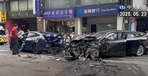才經過三峽暴衝地下午就被撞 特斯拉車主:心裡毛毛的