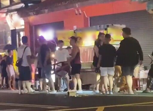 墾丁大街熟女喝醉「飛踹孕婦」爆衝突 6人「難分難捨」全被捕