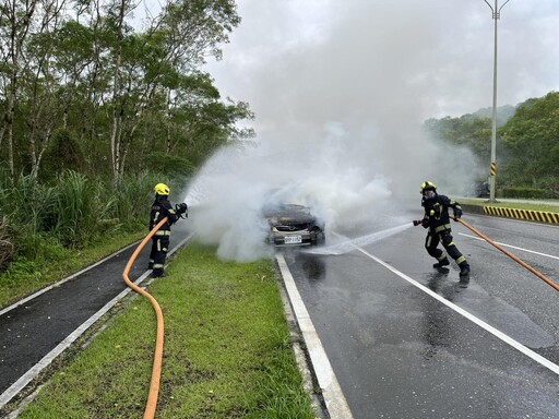 花蓮自強外役監前驚見火燒車!危急狀況直擊