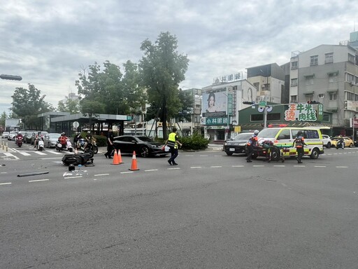 影/慘烈影片曝光!台南多元計程車碰撞雙載機車「1重傷1命危」