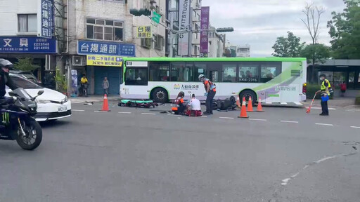 影/慘烈影片曝光!台南多元計程車碰撞雙載機車「1重傷1命危」