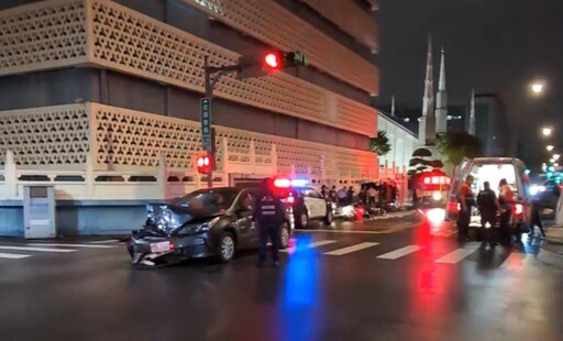 北市大安區Uber失控暴衝撞爛整排汽機車 1路人骨折送醫