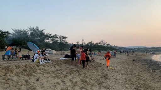 影/貢寮海邊3外國人遭浪沖走 2人獲救1人失蹤
