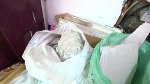 影/新莊35年海砂屋天花板崩塌!13歲兄妹遭砸 鋼筋裸露