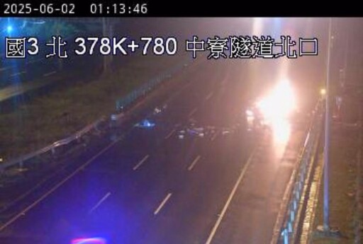 國3慘烈車禍!中寮隧道口「轎車撞護欄起火」 駕駛噴飛摔死