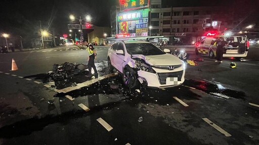 高雄死亡車禍!紅牌重機男撞轎車「整輛全毀」送醫不治