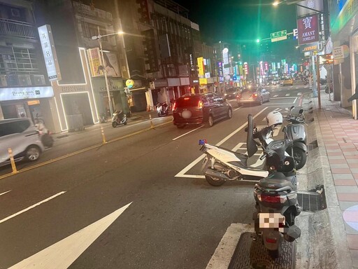 影/板橋驚悚事故!2機車碰撞「噴飛10公尺、騎士一度昏迷」