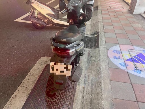 影/板橋驚悚事故!2機車碰撞「噴飛10公尺、騎士一度昏迷」