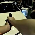 影/男子遇臨檢3警拔槍 北市警：依規定執勤