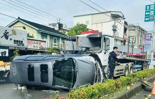 影/差1cm就家屬答禮!嘉義拖板車頭遭貫穿「駕駛逃劫」