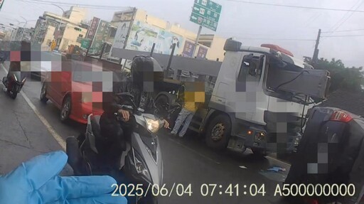 影/差1cm就家屬答禮!嘉義拖板車頭遭貫穿「駕駛逃劫」