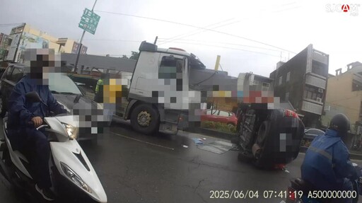 影/差1cm就家屬答禮!嘉義拖板車頭遭貫穿「駕駛逃劫」