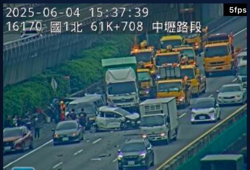 影/國1重大車禍!中壢段追撞「小客車變形」傷亡不明