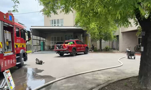 黑煙狂竄!台南啟聰學校冒大火 師生驚慌逃命