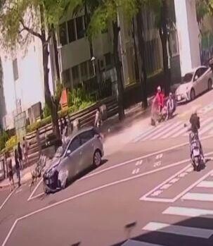 台南成大暴衝車禍1死2傷! 肇事76歲嬤又改口:煞車失靈