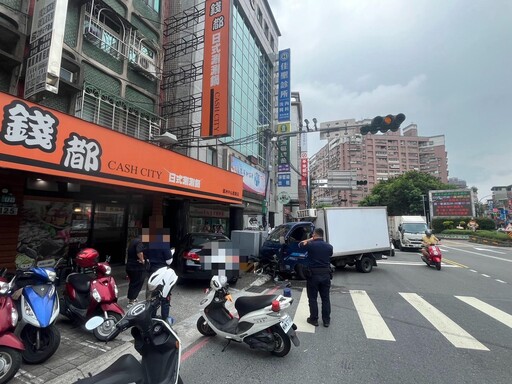 蘆洲警匪追逐!通緝犯高速撞進火鍋店騎樓落跑 驚悚直擊
