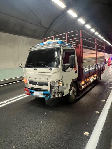 影/雪山隧道重大車禍!國道客運、大小車撞一團 驚悚直擊
