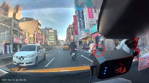 影/台南逆向衝撞!騎士遭撞「倒路中間」傷亡不明