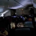 獨/深圳飛桃園班機「跑道上停電3次」 一半旅客不敢搭