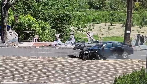 影/嘉義2車對撞!20歲騎士「空中翻滾」重摔 警搜出K盤