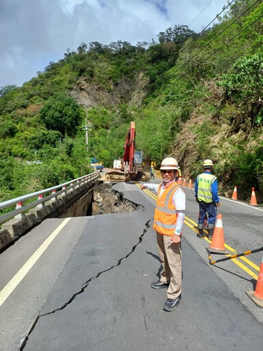 影/屏東台9線路基塌陷驚見天坑！ 工務段估13日搶修完成