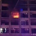 影/高雄鹽埕區深夜傳火警！七賢路住宅大樓陷火海