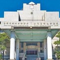 嗆法警砸破地檢署玻璃遭羈押32天 男子無罪獲賠償9萬6