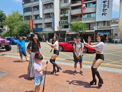 國中畢典校門外辣妹跳鋼管舞!台中家長「幫兒慶祝」惹議