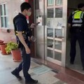 台中21歲黑戶人生病只吃成藥 市府帶他健康檢查、打疫苗