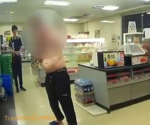 影/「攜械求救」全程驚悚曝光!台中隨機砍人「結帳慘遭刀插背」