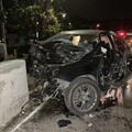 影/台中龍田陸橋被高速衝撞！車幾近全毀 駕駛慘死