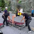 影/蘇花雙載機車自撞「2人噴飛墜12米深谷」！搶救直擊