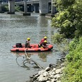 新北重新堤外道「40歲女漂浮水面」 無生命跡象急送醫