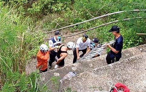 影/湖內少年髮夾彎下坡失速 「人與單車」飛墜10米深谷