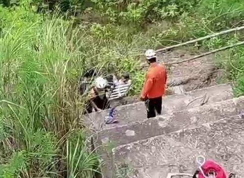 影/湖內少年髮夾彎下坡失速 「人與單車」飛墜10米深谷