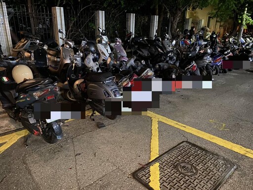 影/台中毒品通緝犯開BMW逃竄倒車撞44車 阿嬤一旁淡定看