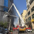 高雄工地驚傳火警 現場傳出爆炸聲黑煙狂竄