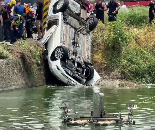 影/救不回來!嘉義東石送便當女「衝入魚塭」慘死