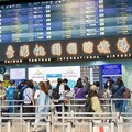 國門「洞」開！桃機二航女廁疑遭裝針孔 航警：掛勾架遺留
