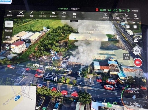 恐怖空拍直擊！高雄岡山「加油站對面大火」 毒氣烈焰狂噴