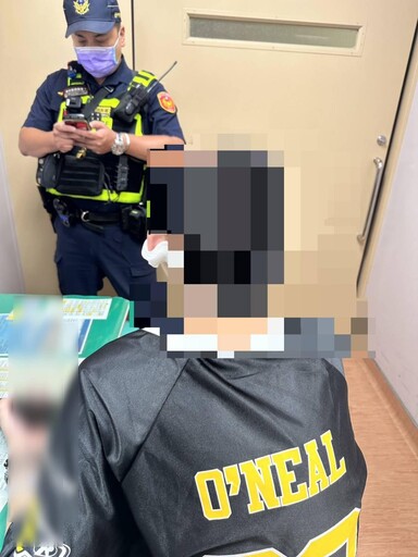影/台中慘劇!年輕夫妻吵架 老婆持小剪刀刺老公狂噴血