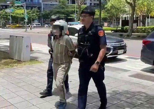 新北「女黑貓捅死男同事」最新! 物流車「垃圾塞滿」畫面曝